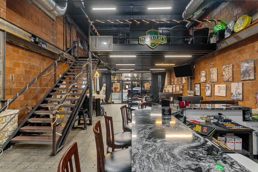 More Photos Of 418 N Grant Ave, Odessa Bar For Sale