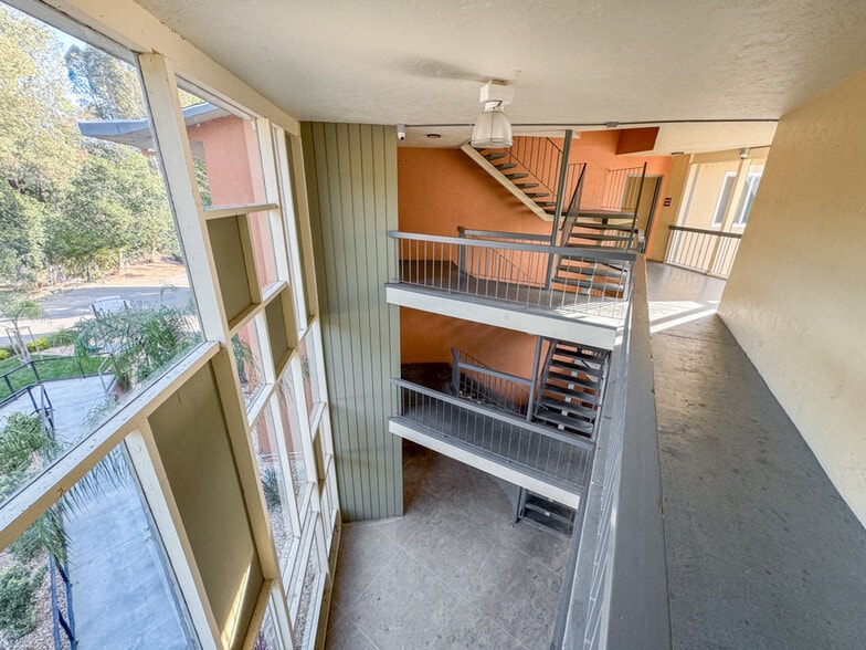 More Photos Of 195 Los Robles Rd, Novato Apartments For Sale