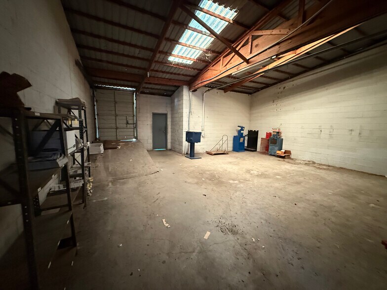 More Photos Of 119 E Main St, Cuero General Retail For Sale