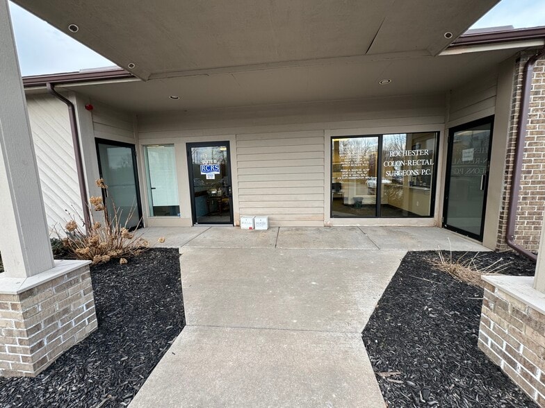 More Photos Of 121 Erie Canal Dr, Rochester Office For Sale