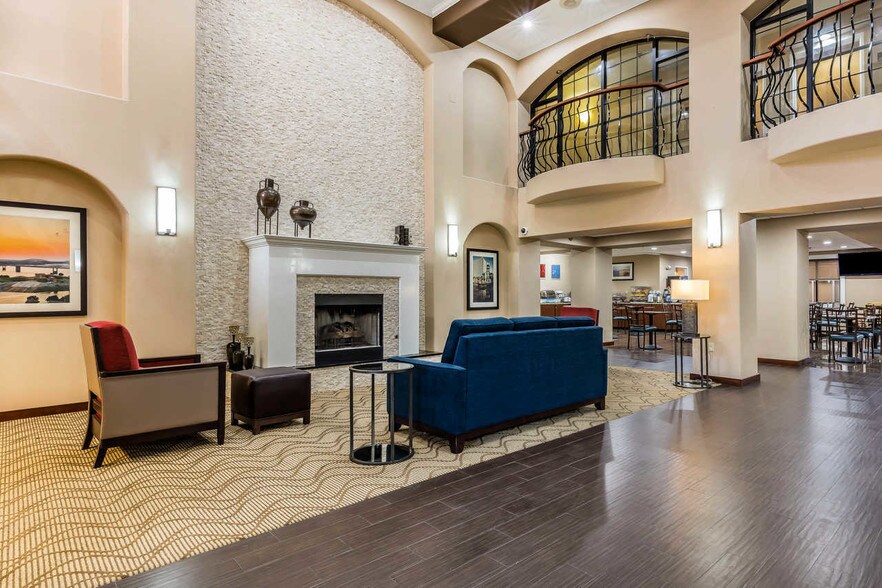 More Photos Of 4225 American Way, Memphis Hotel For Sale