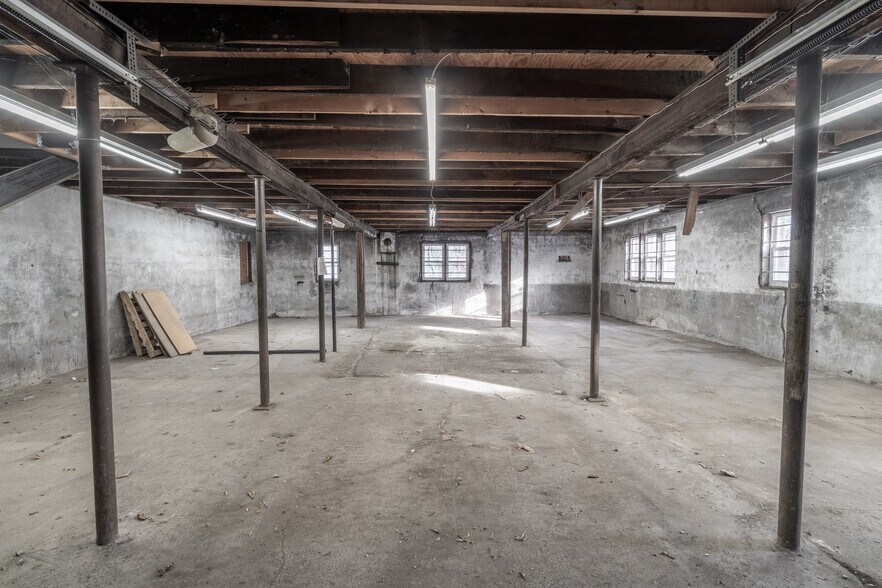 More Photos Of 420-424 W State St, Ithaca Freestanding For Lease