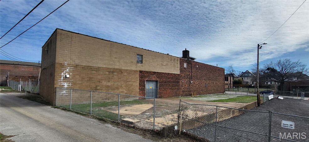 More Photos Of 4545 Olive St, Saint Louis Industrial For Sale