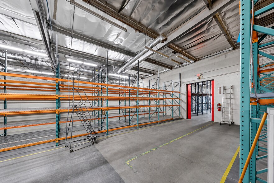 More Photos Of 8484 San Fernando Rd, Sun Valley Warehouse For Lease