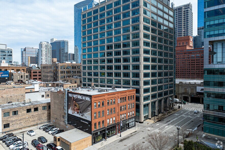 More Photos Of 560-564 W Washington Blvd, Chicago Office For Lease