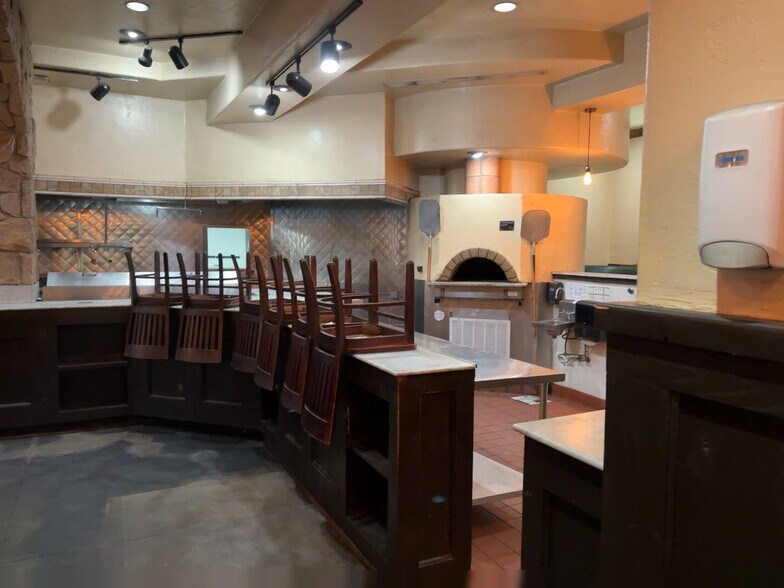 More Photos Of 5575-5555 S Virginia St, Reno Unknown For Lease