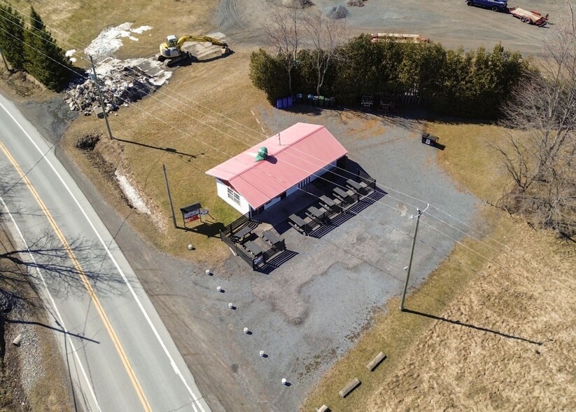 Primary Photo Of 15 Québec 223, Lacolle Freestanding For Sale