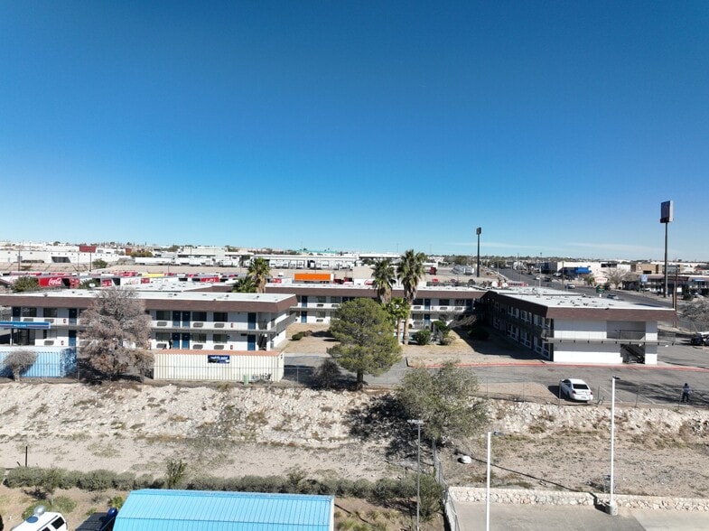 More Photos Of 11049 W Gateway Blvd, El Paso Hotel For Sale
