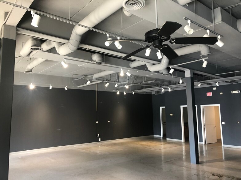 More Photos Of 1100 E Washington St, Grayslake Unknown For Lease