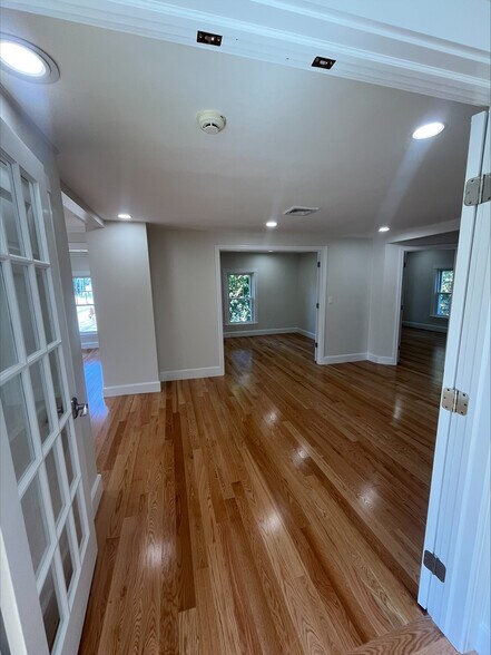 More Photos Of 683 Main St, Norwell Loft Creative Space For Lease