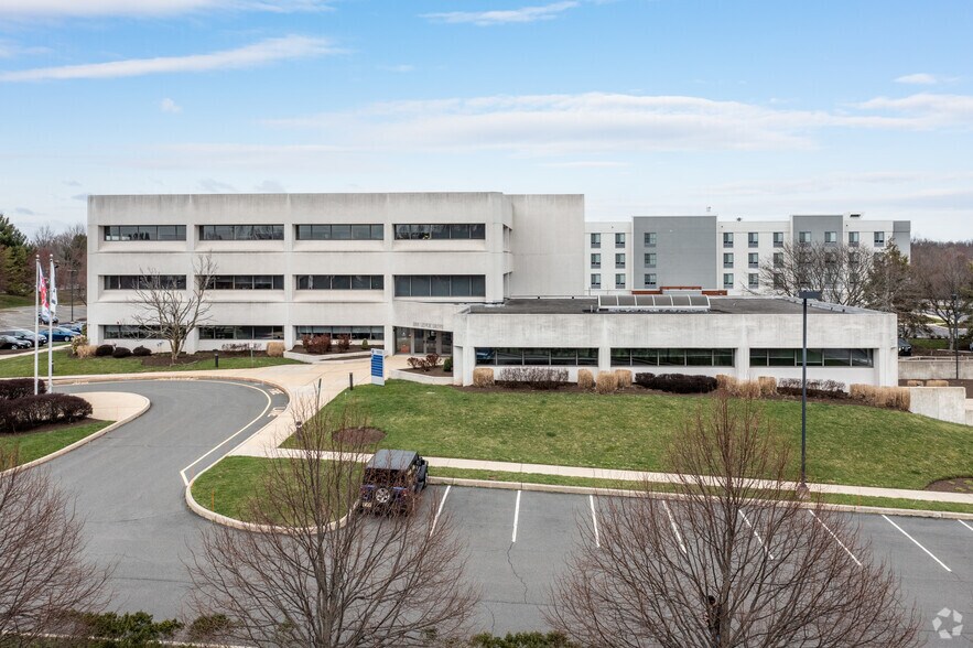 More Photos Of 1000 Lenox Dr, Lawrenceville Medical For Lease