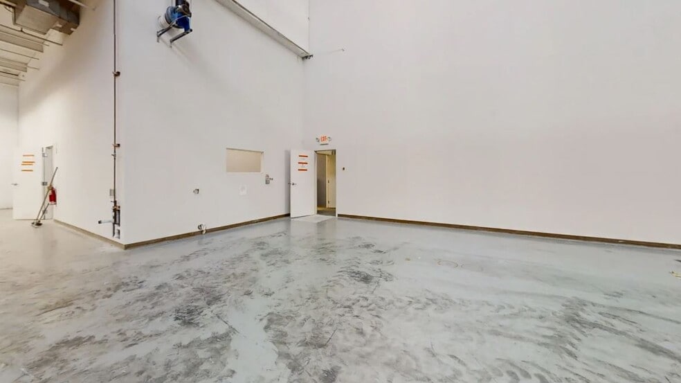 More Photos Of 799 E 73rd St, Cleveland Warehouse For Lease