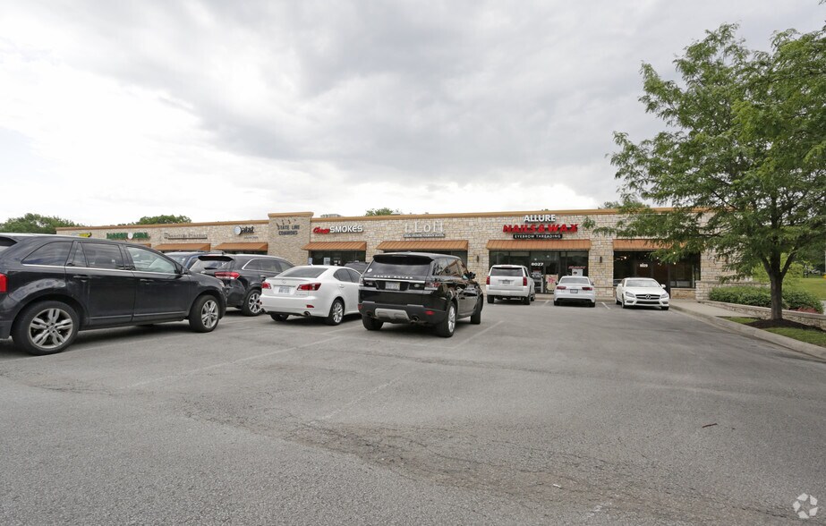 More Photos Of 8015-8029 State Line Rd, Kansas City Storefront Retail Office For Lease