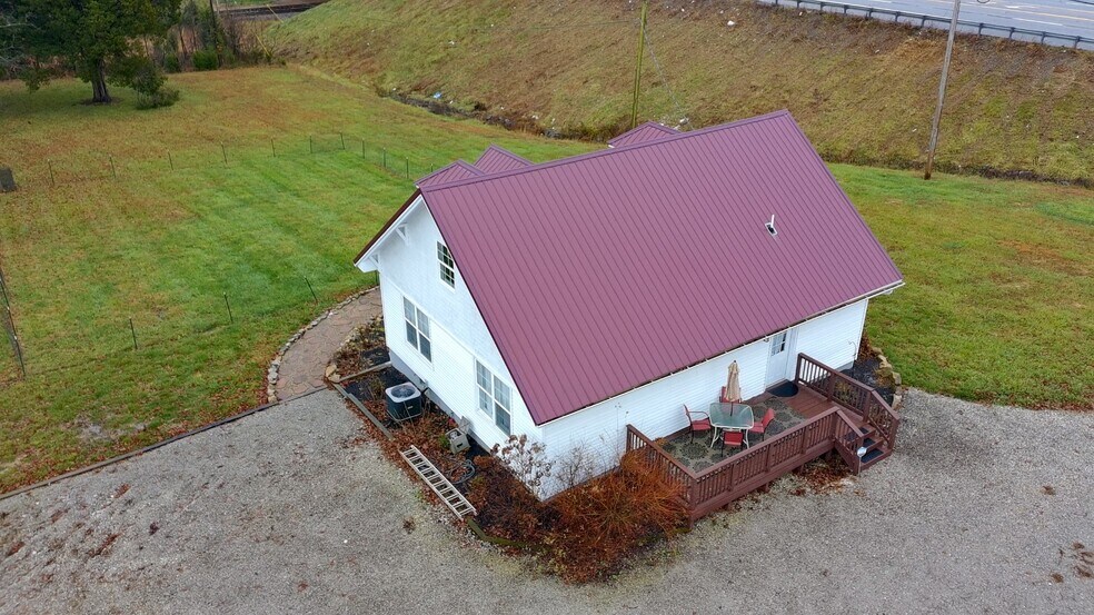 More Photos Of 2714 Brandenburg Rd, Brandenburg Office For Lease