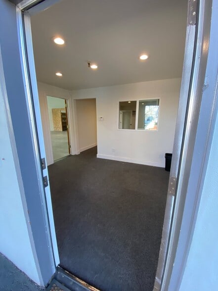 More Photos Of 4865 Pasadena Ave, Sacramento Flex For Lease