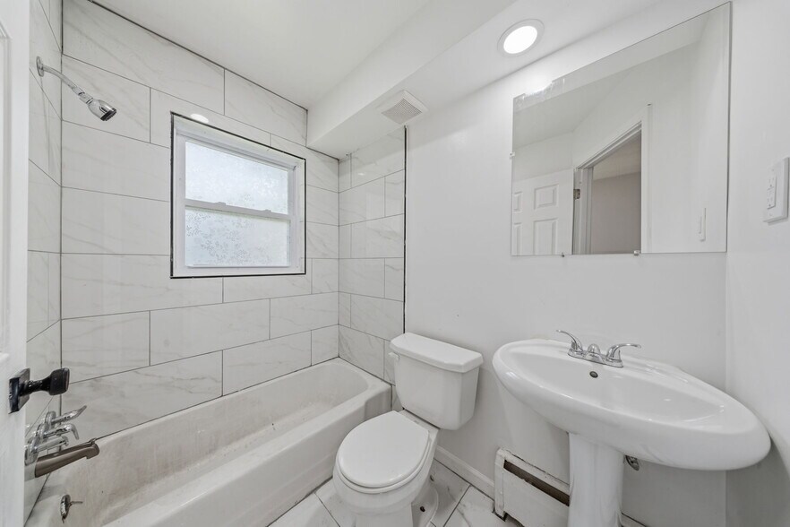 More Photos Of 2528 17th Ave S, Minneapolis Apartments For Sale
