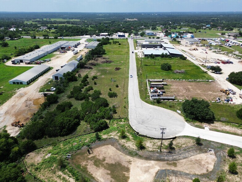 More Photos Of 126 Bevers Rd, Liberty Hill Warehouse For Lease