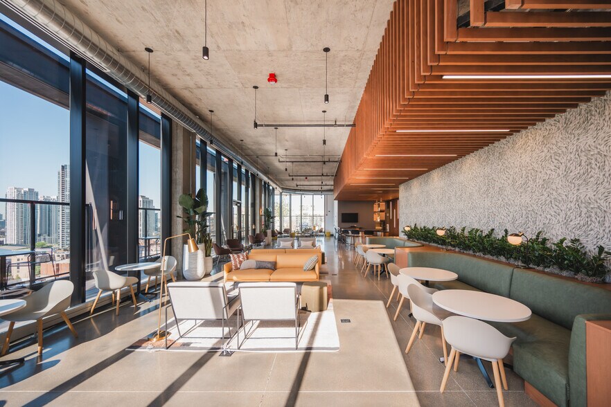 More Photos Of 311 W Huron St, Chicago Office For Lease