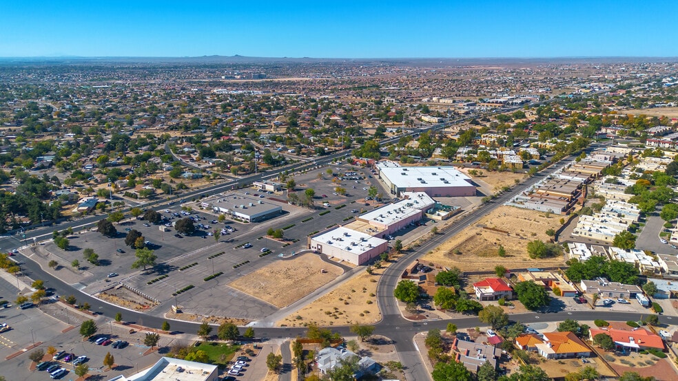More Photos Of 3301 Southern Blvd, Rio Rancho Storefront For Sale