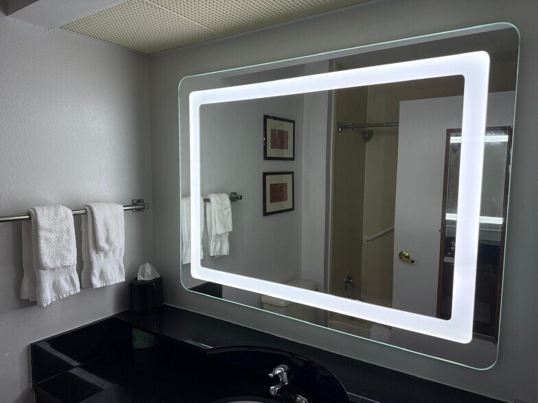 More Photos Of 2621 N Columbia St, Milledgeville Hotel For Sale