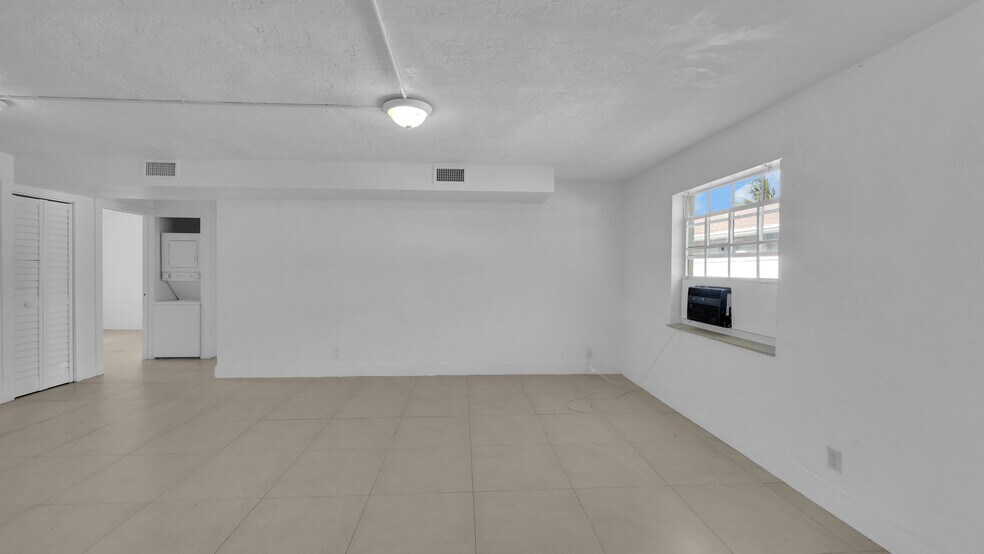 More Photos Of 715 Washington Ave, Lake Worth Apartments For Sale