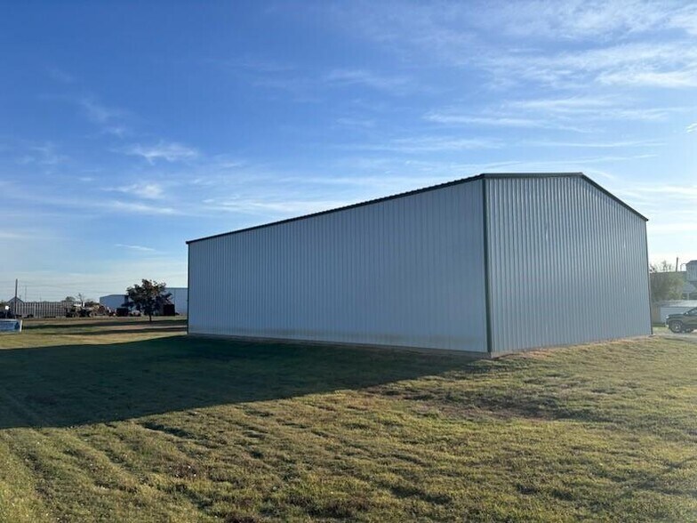 More Photos Of 139 FM 308 Spur, Mount Calm Self Storage For Sale