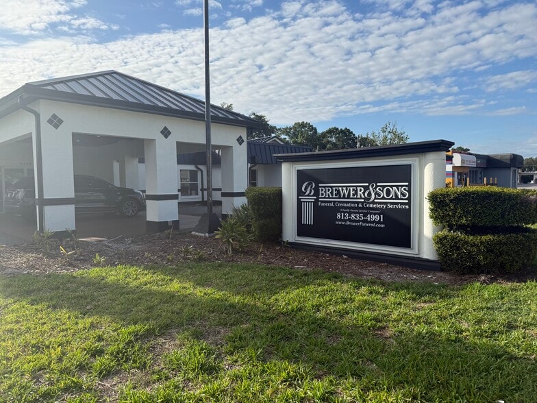More Photos Of 3328 S Dale Mabry Hwy, Tampa Funeral Home For Sale