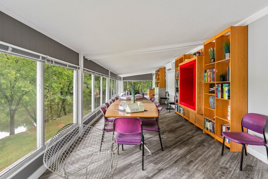 More Photos Of 410 Dinah Shore Blvd, Winchester Office Residential For Sale