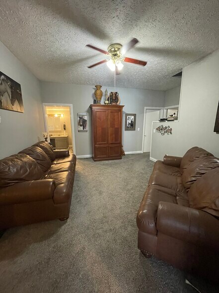 More Photos Of 5002 S Walnut St, South Bloomfield Storefront For Sale