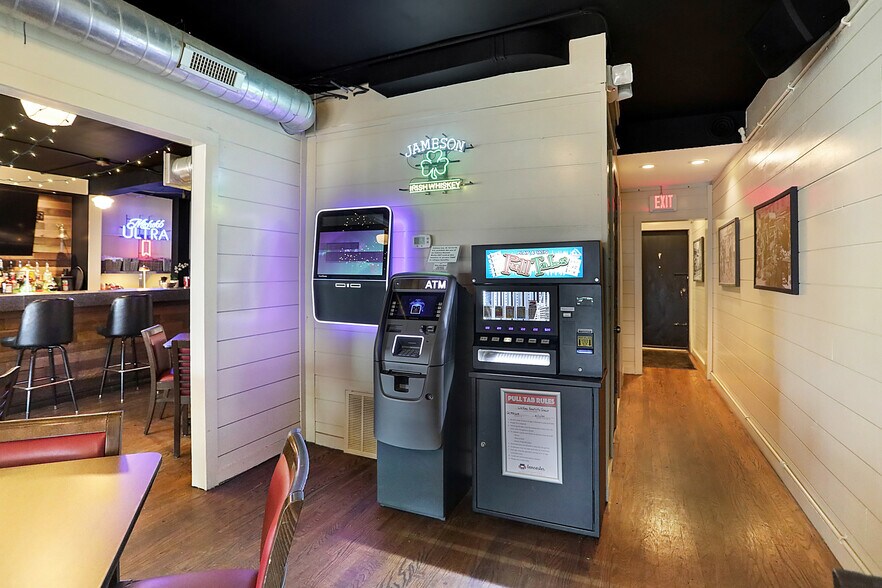 More Photos Of 2849 S Shelby St, Indianapolis Freestanding For Sale