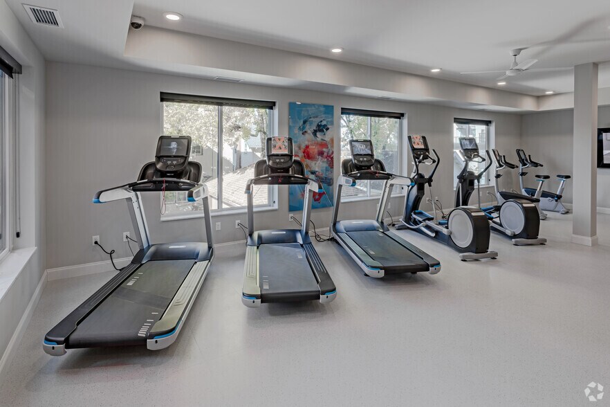 More Photos Of 1455 W Lake St, Minneapolis Multifamily For Sale