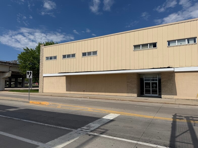 More Photos Of 610 S Broadway St, Green Bay Loft Creative Space For Lease