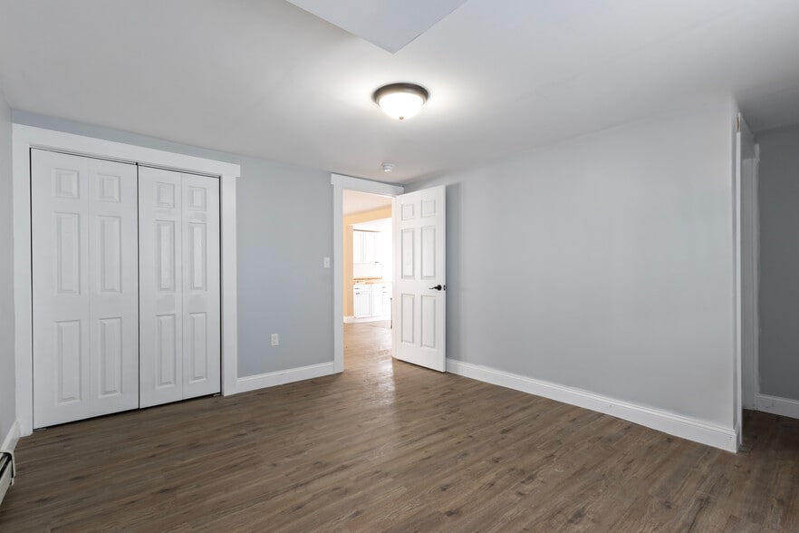 More Photos Of 14 W Natick Rd, Warwick Apartments For Sale