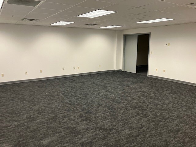 More Photos Of 20 McJunkin Rd, Nitro Distribution For Lease