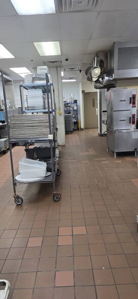More Photos Of 640 Fountain Rd, Plymouth Meeting Hotel For Lease