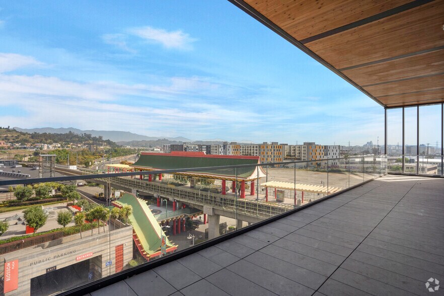 More Photos Of 843 N Spring St, Los Angeles Office For Lease