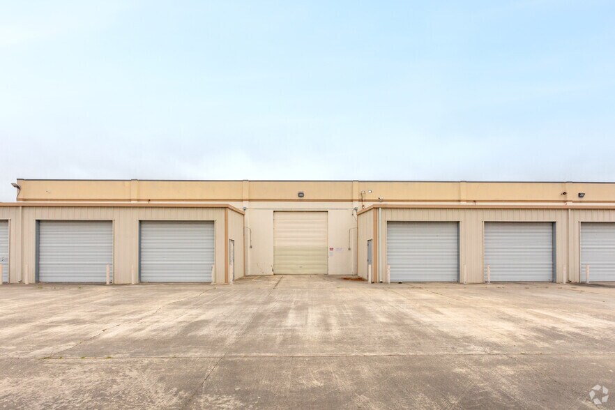 More Photos Of 1833 Stearman Ave, Hayward Manufacturing For Lease