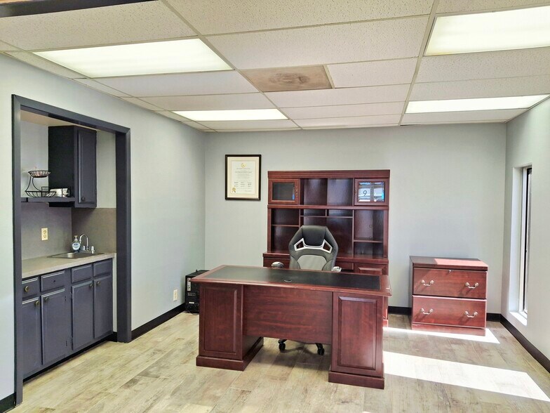 More Photos Of 1415-1419 Franklin St, Houston Loft Creative Space For Lease