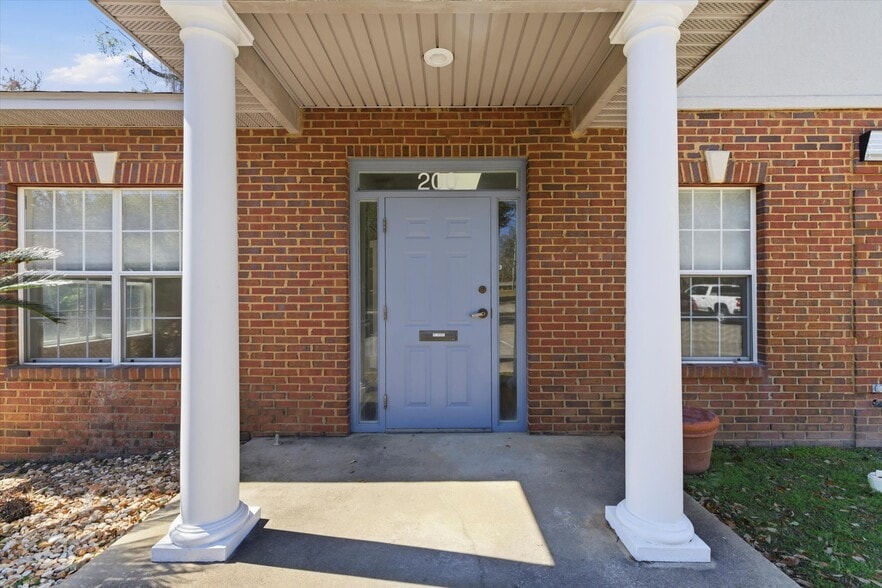 More Photos Of 1804 Miccosukee Commons Dr, Tallahassee Office For Sale