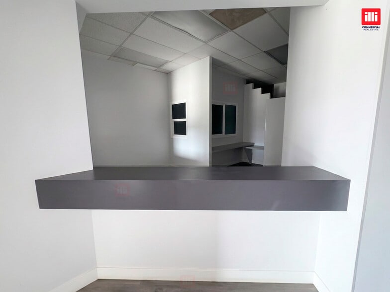 More Photos Of 15333-15339 Sherman Way, Van Nuys Storefront For Lease