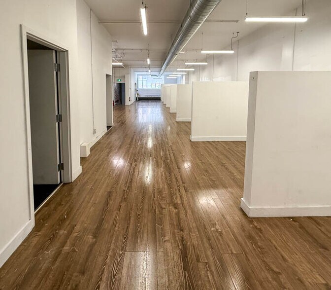 More Photos Of 328-330 Rue Sainte-Catherine E, Montréal Storefront For Sale