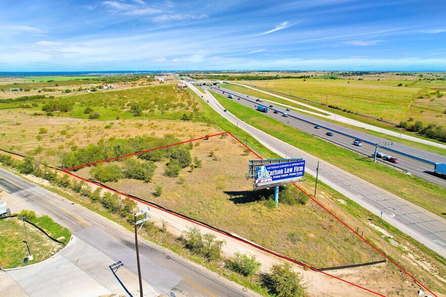 More Photos Of 14001 IH 35 Service rd, Jarrell Land For Sale