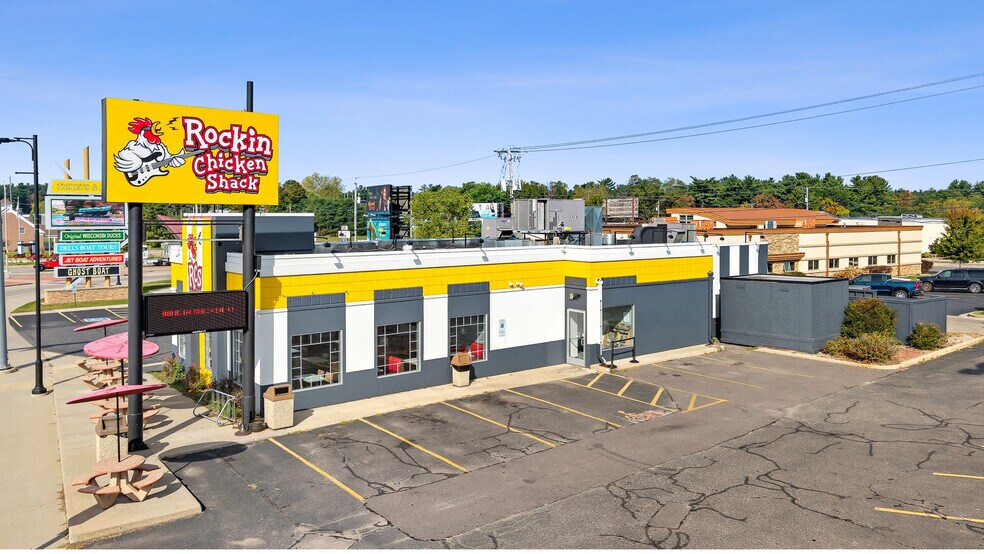 More Photos Of 31 S Wisconsin Dells Pky, Lake Delton Freestanding For Sale