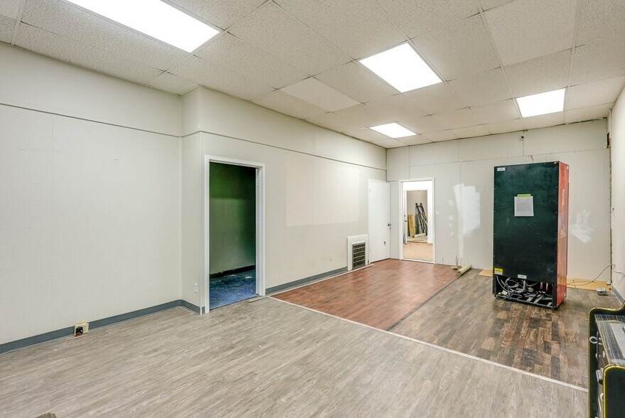 More Photos Of 1215 Kenmore Blvd, Akron Freestanding For Sale