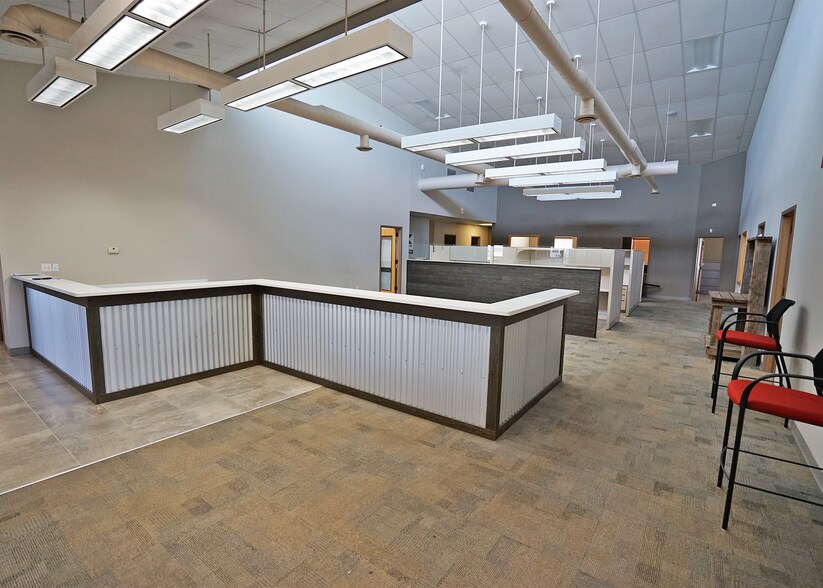 More Photos Of 940 E Wine Country Rd, Grandview Office For Lease