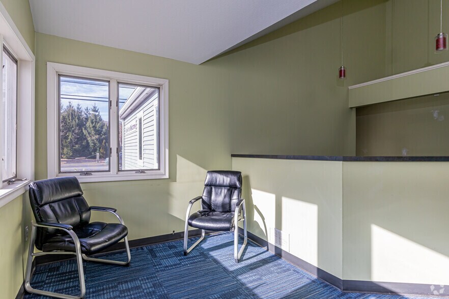 More Photos Of 169 Middle St, Bristol Medical For Sale