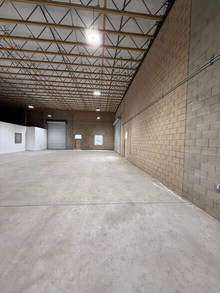 More Photos Of 2623 N San Fernando Rd, Los Angeles Warehouse For Sale