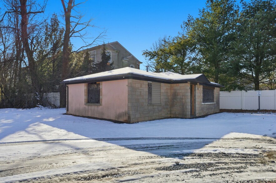 More Photos Of 238 Highway 34, Old Bridge Storefront Retail Residential For Sale