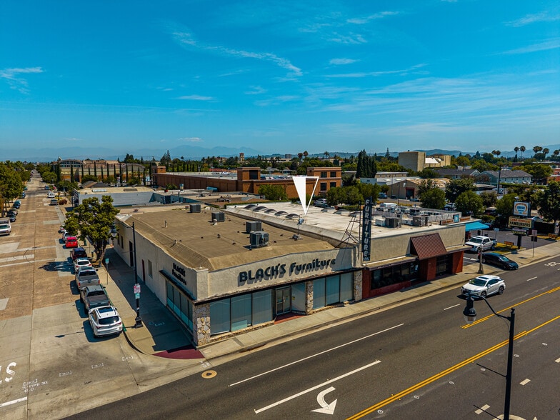 More Photos Of 321 W Chapman Ave, Orange Office For Lease