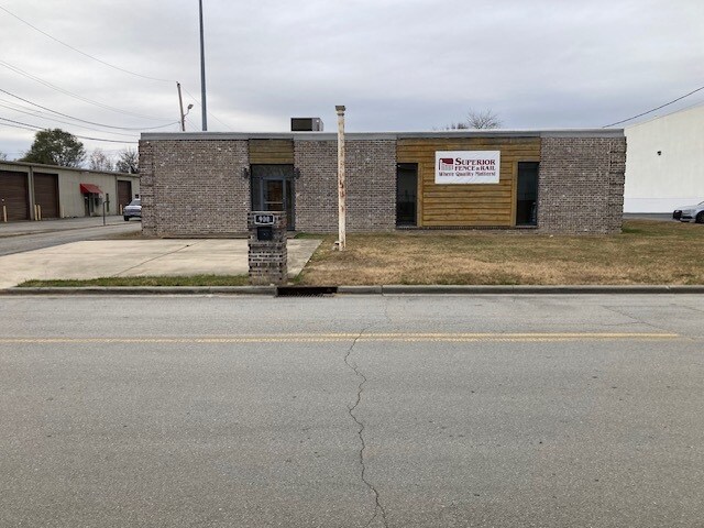 More Photos Of 900 Creekside Rd, Chattanooga Light Distribution For Sale